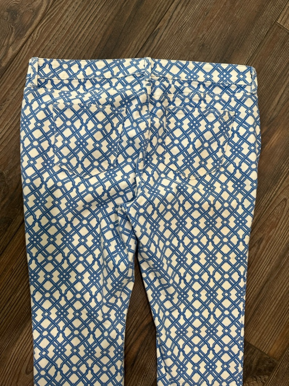 Vineyard Vines Blue & White Lattice Ankle Jeans - Picture 5 of 10